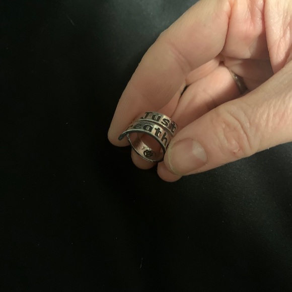2/$40❤️  NIP Just Breathe Sizeable Ring - Picture 2 of 2